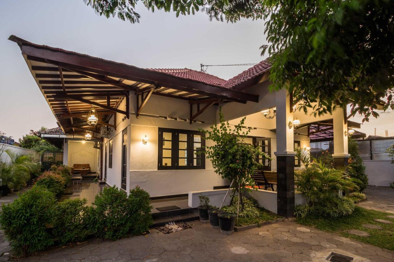 Ferienwohnung Ndalem Sarengat Yogyakarta Exterior foto