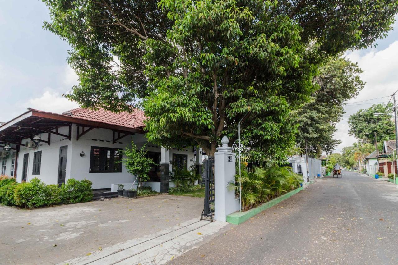 Ferienwohnung Ndalem Sarengat Yogyakarta Exterior foto