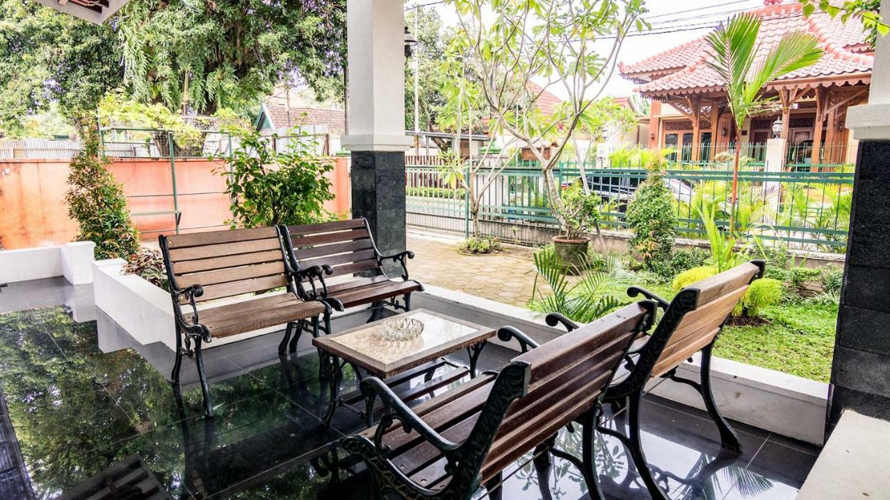 Ferienwohnung Ndalem Sarengat Yogyakarta Exterior foto